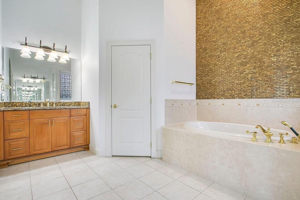 Image 22 of 53 For 283 Lakay Place