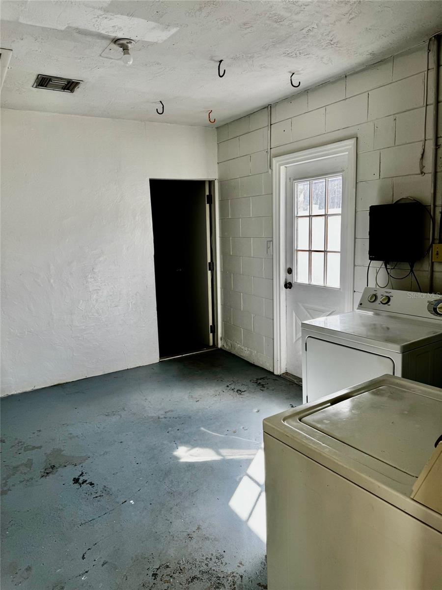 Image 18 of 26 For 5561 100th Avenue N