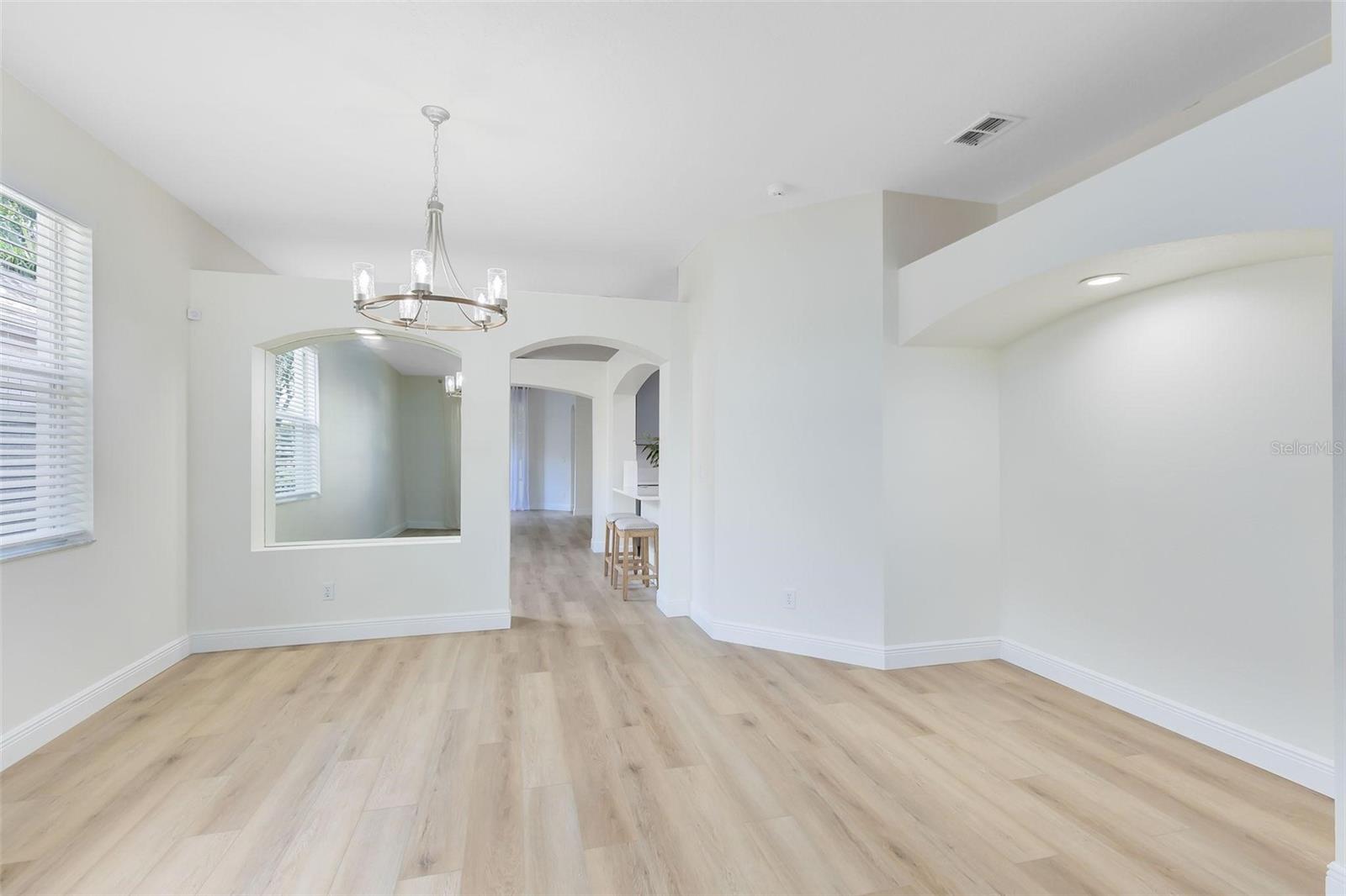 Image 5 of 24 For 4851 Riverton Drive