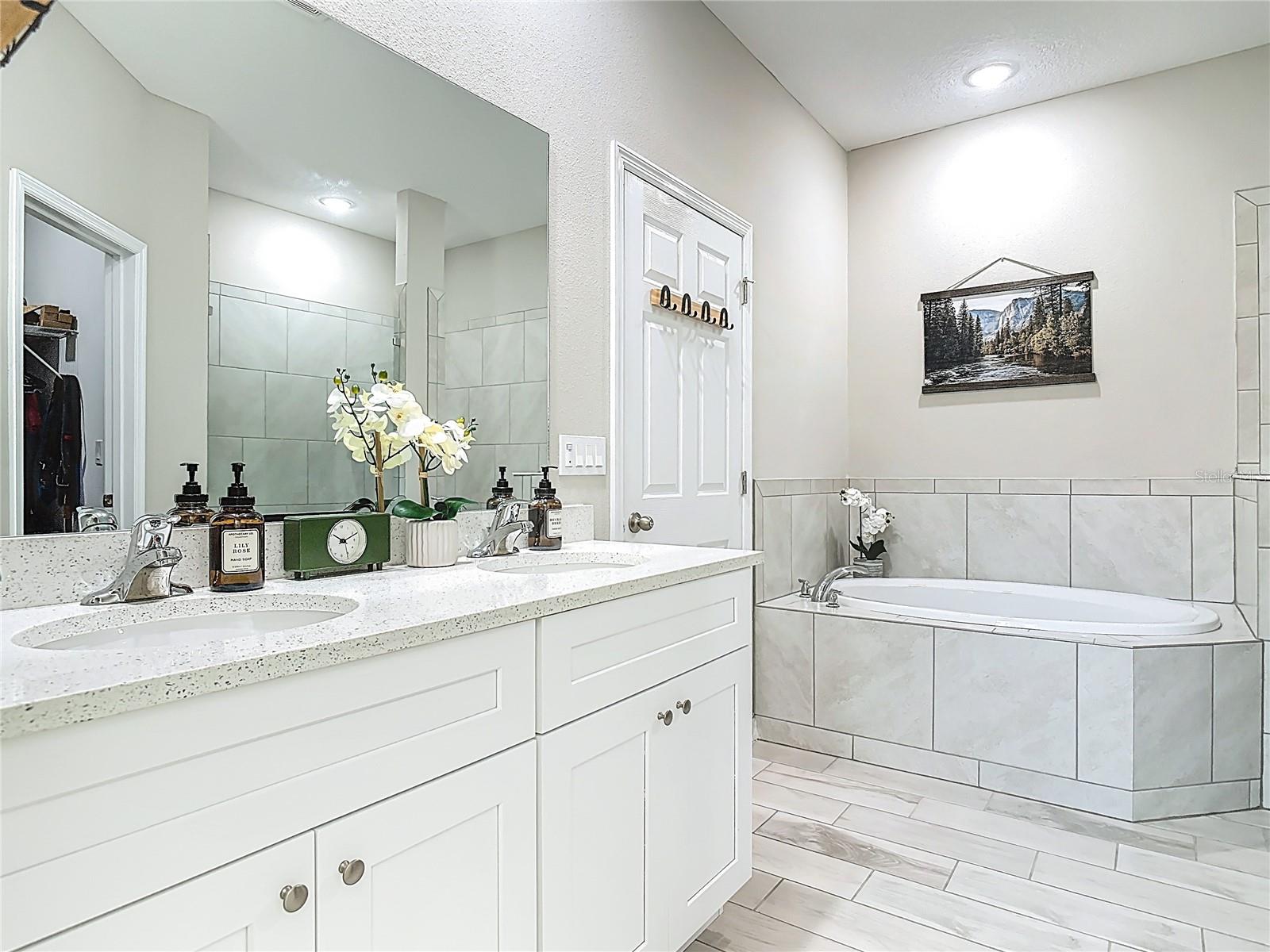 Image 29 of 63 For 39641 Royal Trails Road