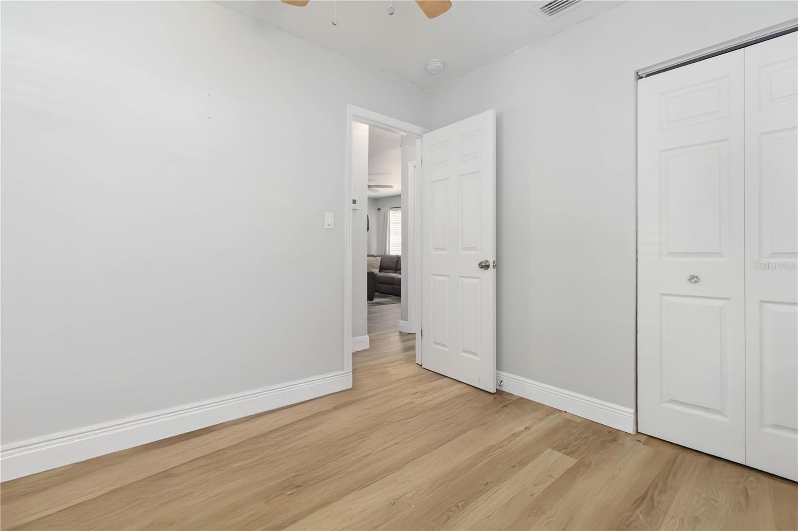 Image 11 of 18 For 925 Alford Street