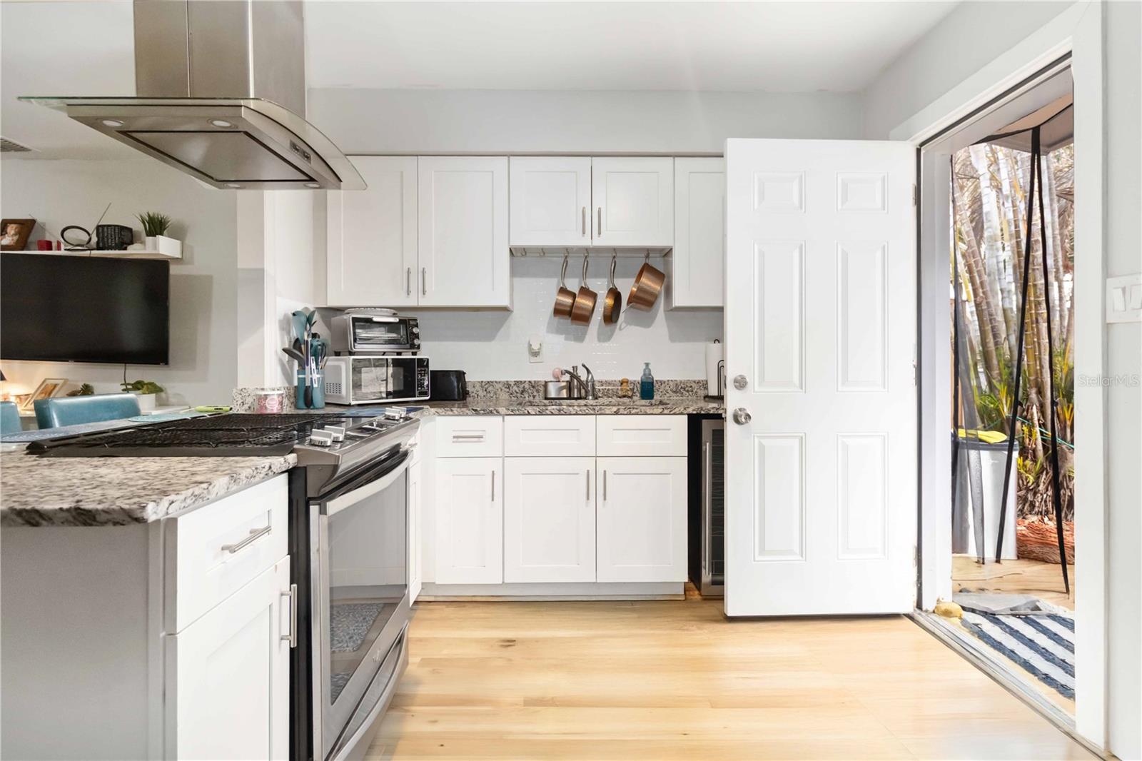 Image 5 of 18 For 925 Alford Street