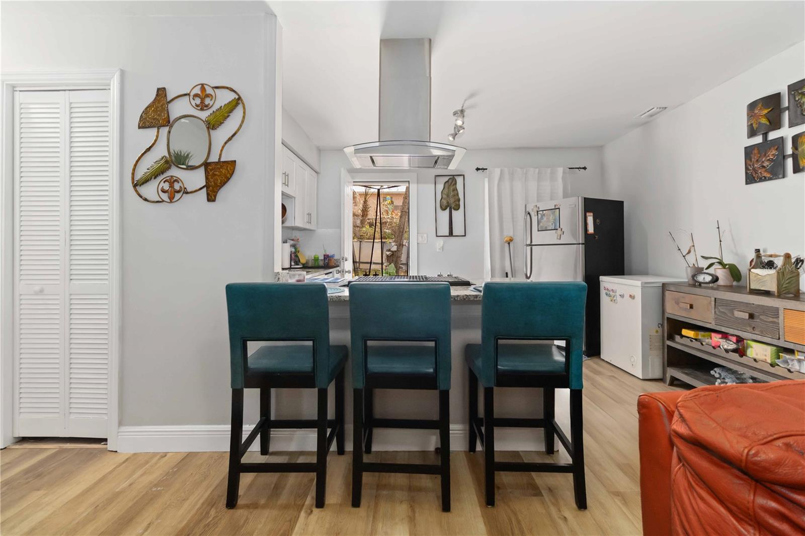 Image 6 of 18 For 925 Alford Street