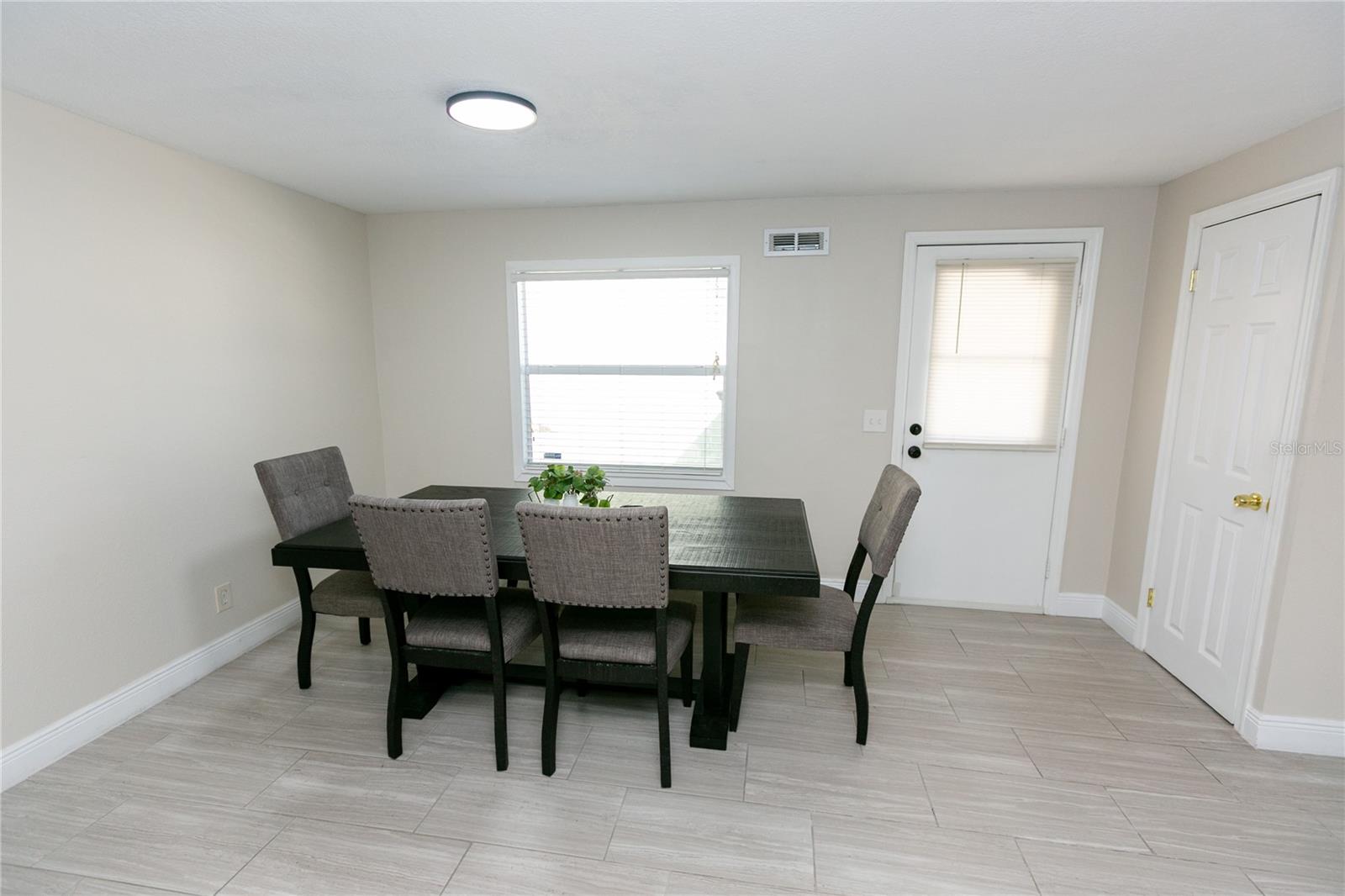 Image 14 of 47 For 807 Tennessee Avenue