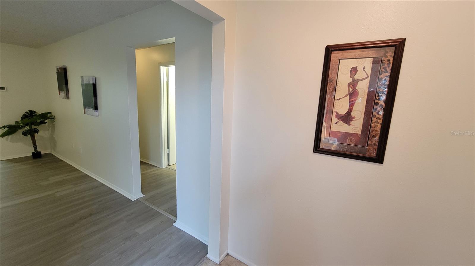 Image 4 of 40 For 1817 Caralee Boulevard 3