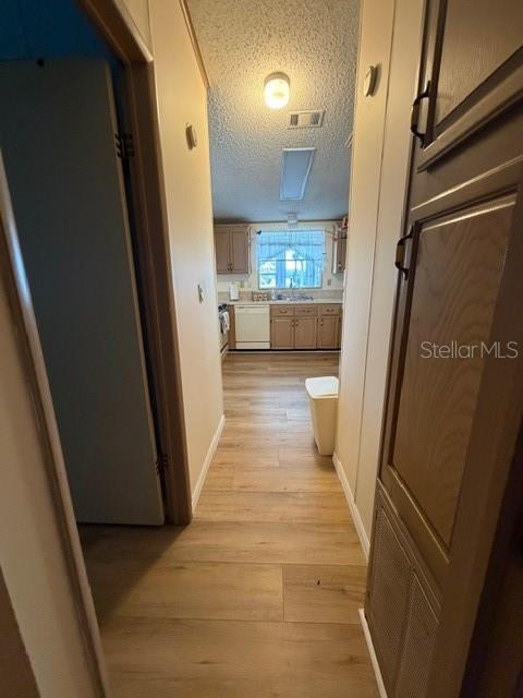 Image 31 of 68 For 194 Rosewood Drive