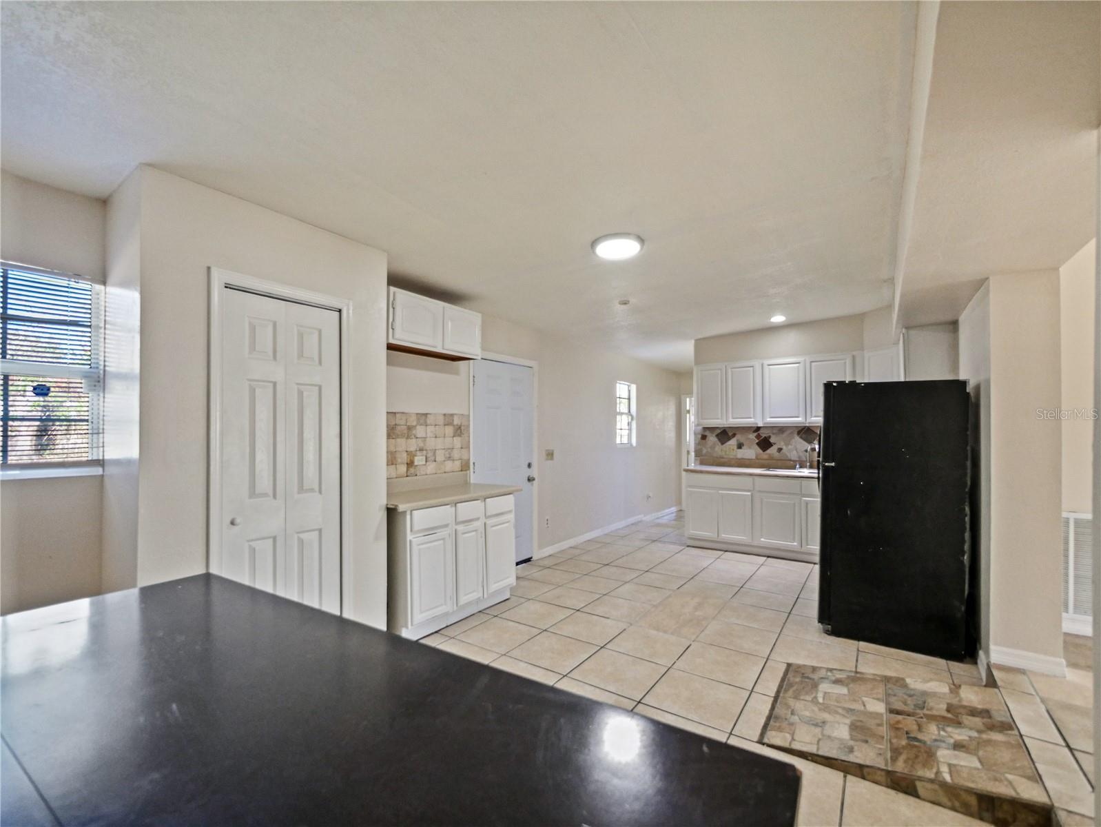 Image 18 of 25 For 4901 Balboa Drive