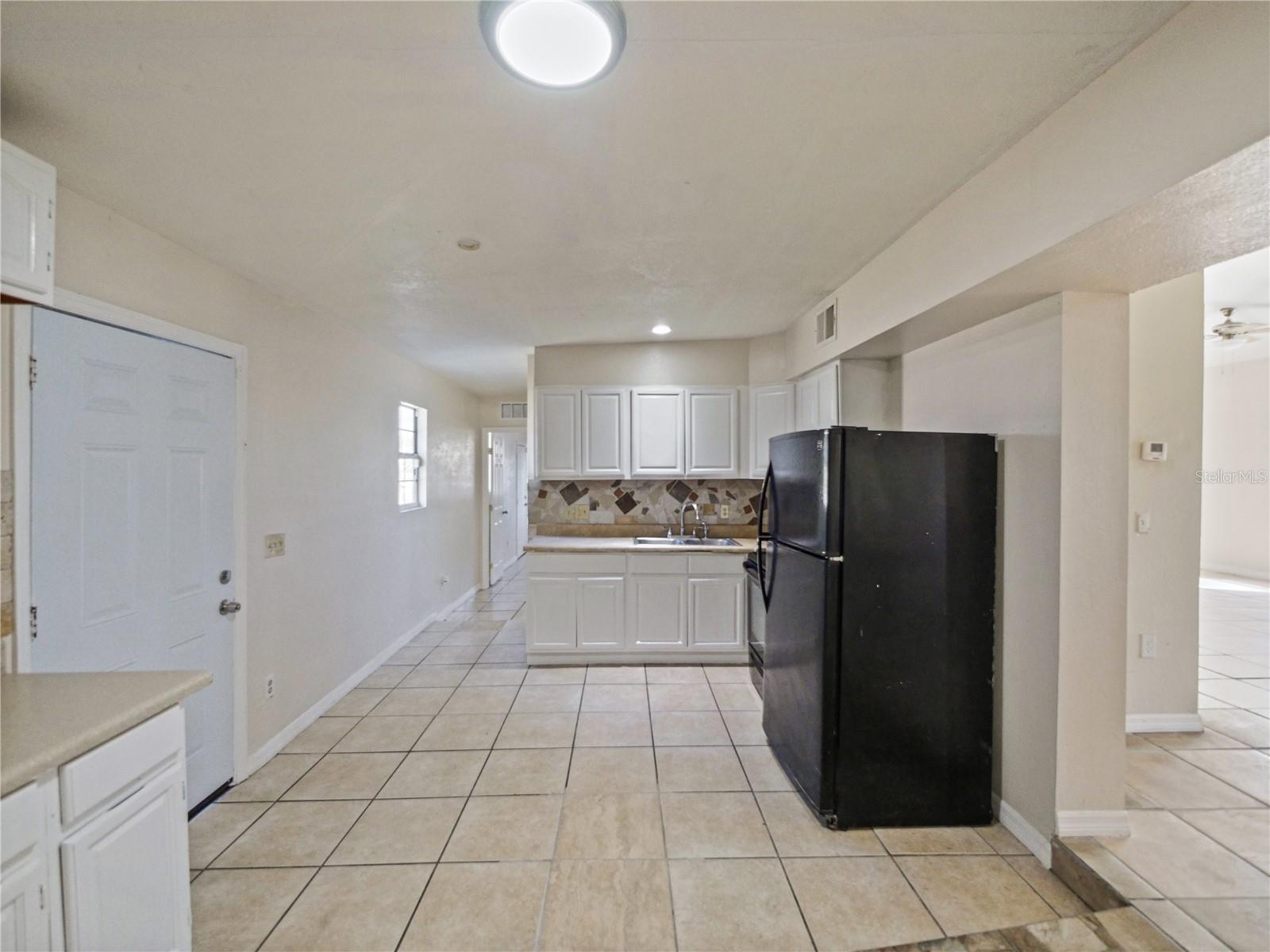 Image 19 of 25 For 4901 Balboa Drive