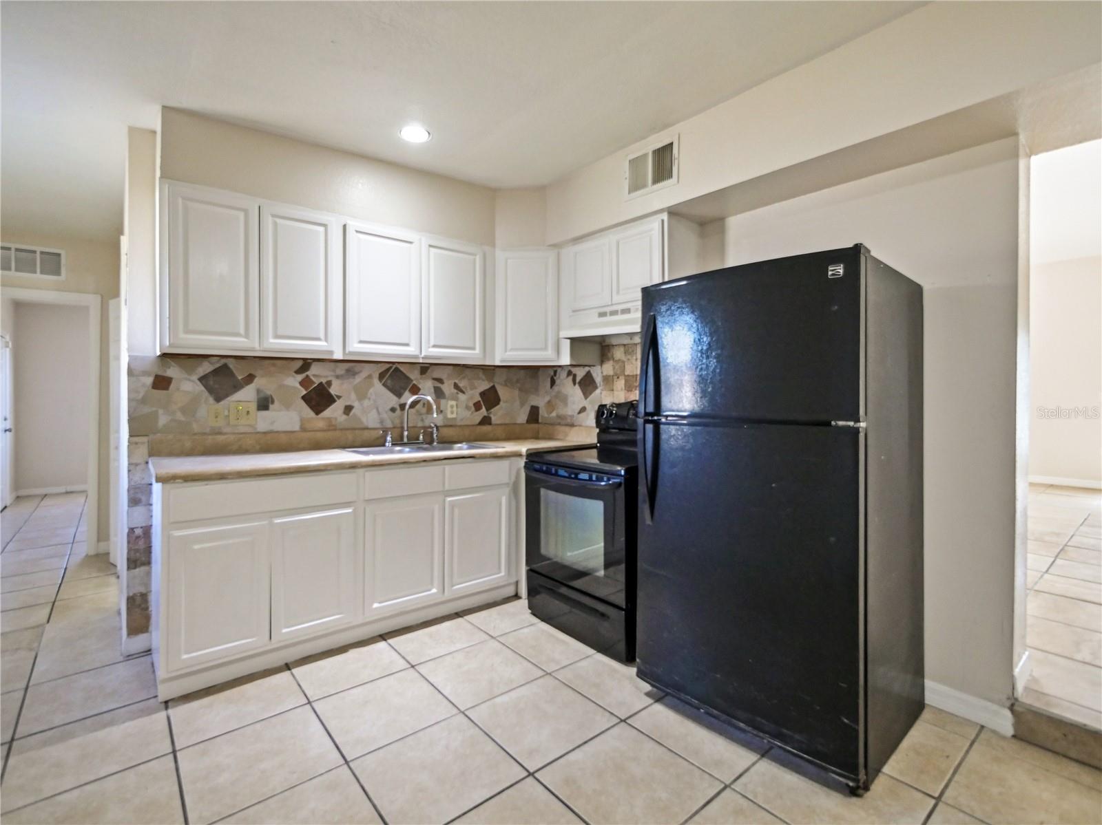 Image 21 of 25 For 4901 Balboa Drive