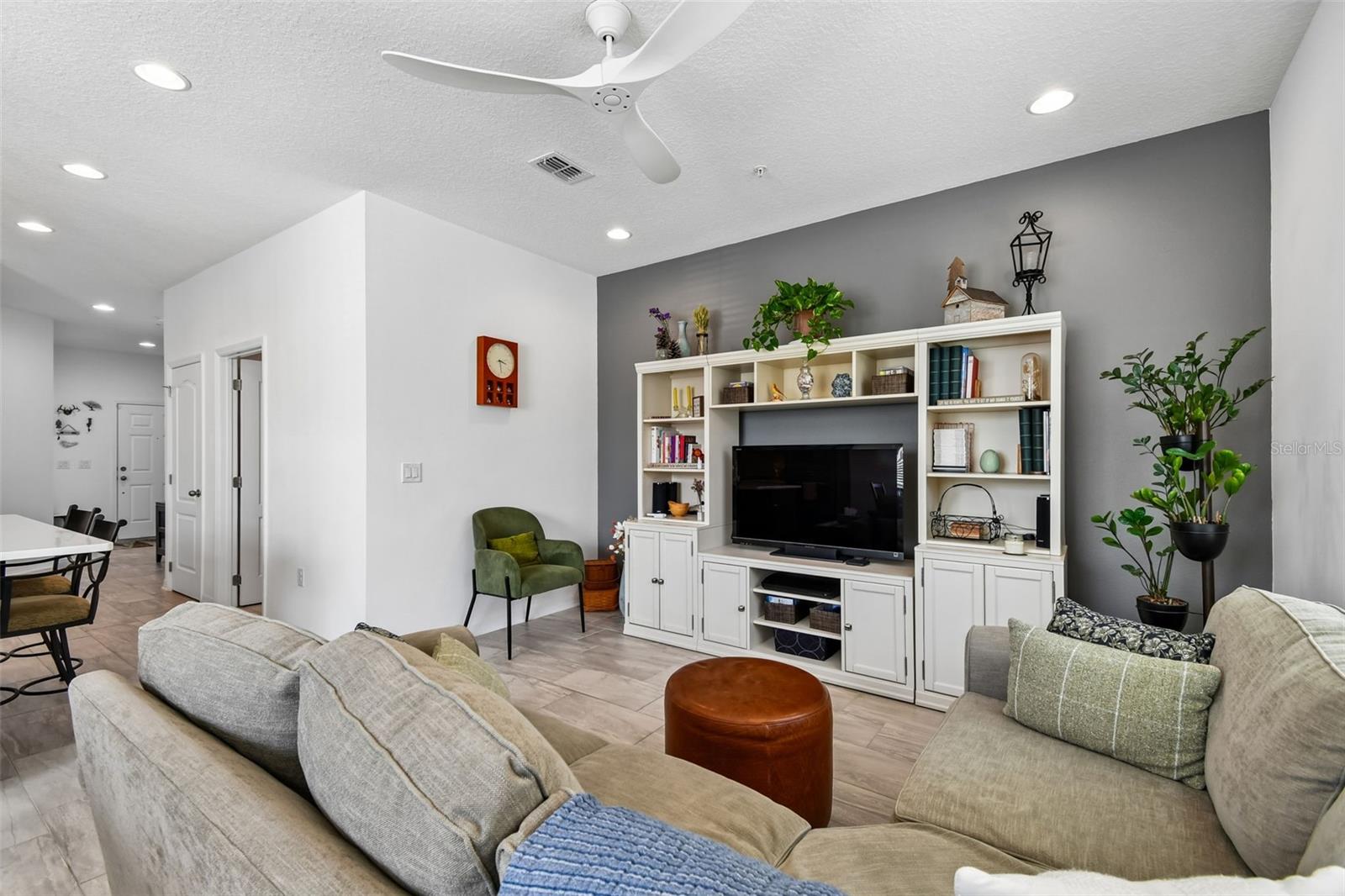 Image 26 of 68 For 628 Orange Belt Loop