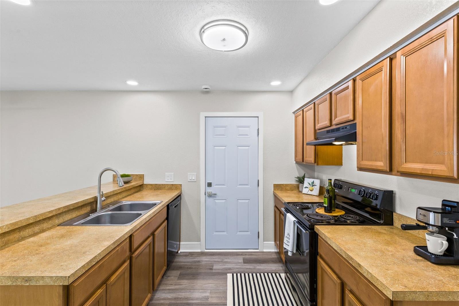 Image 4 of 27 For 10230 Genesee Lane