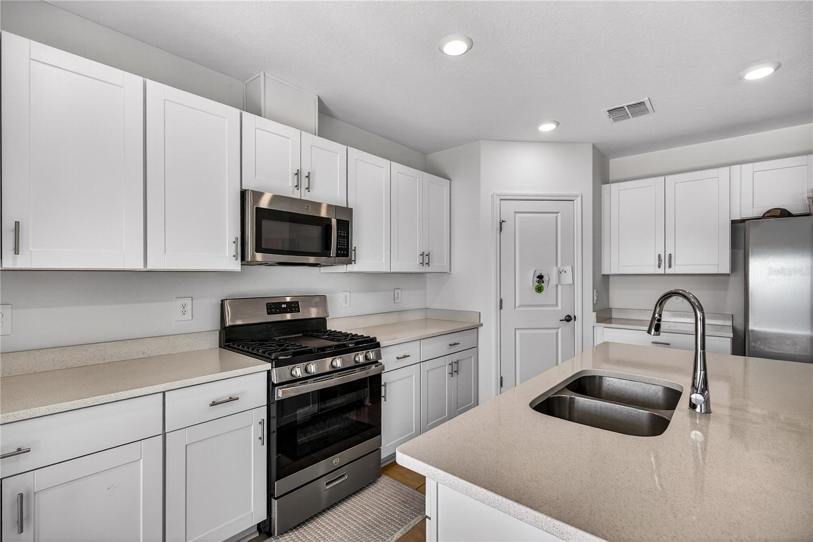 Image 8 of 34 For 9633 Rampart Road