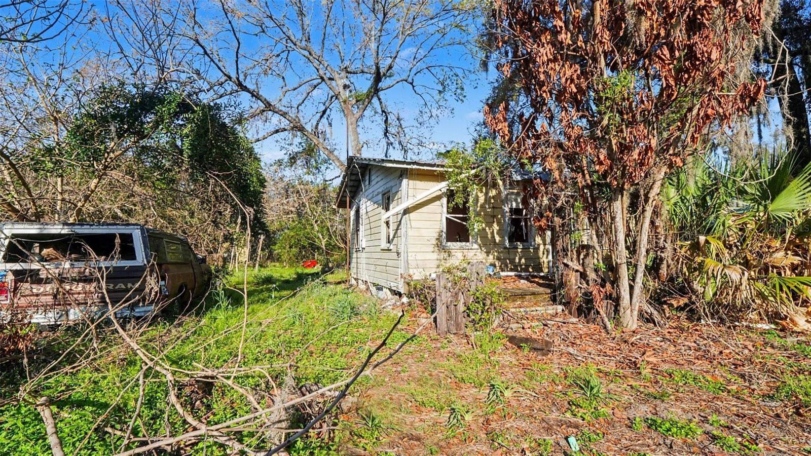 Image 3 of 9 For 3922 16th Court