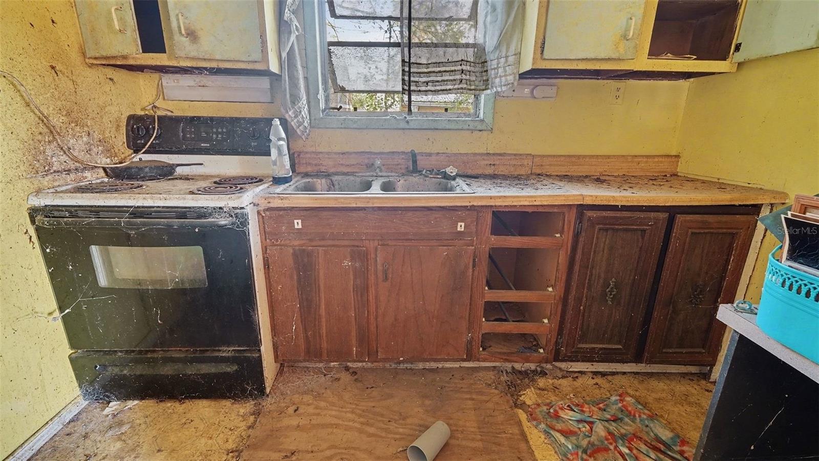 Image 4 of 9 For 3922 16th Court