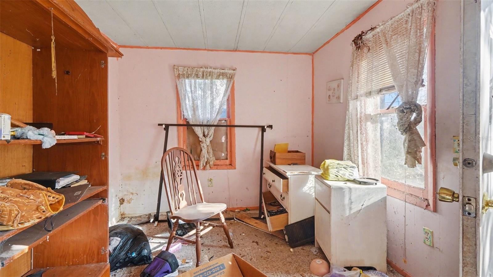 Image 5 of 9 For 3922 16th Court