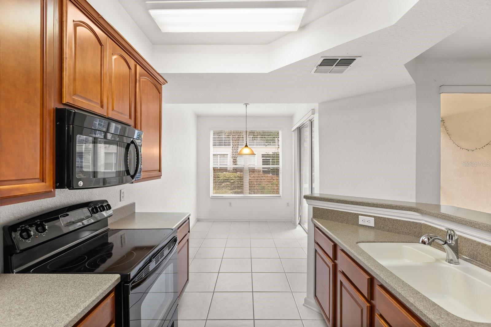 Image 6 of 24 For 409 Hilgard Cove 106