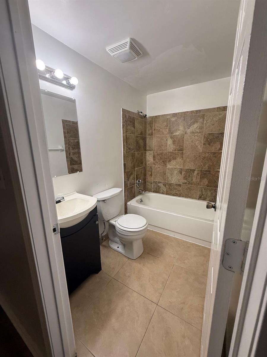 Image 11 of 15 For 4954 Sanoma Village B