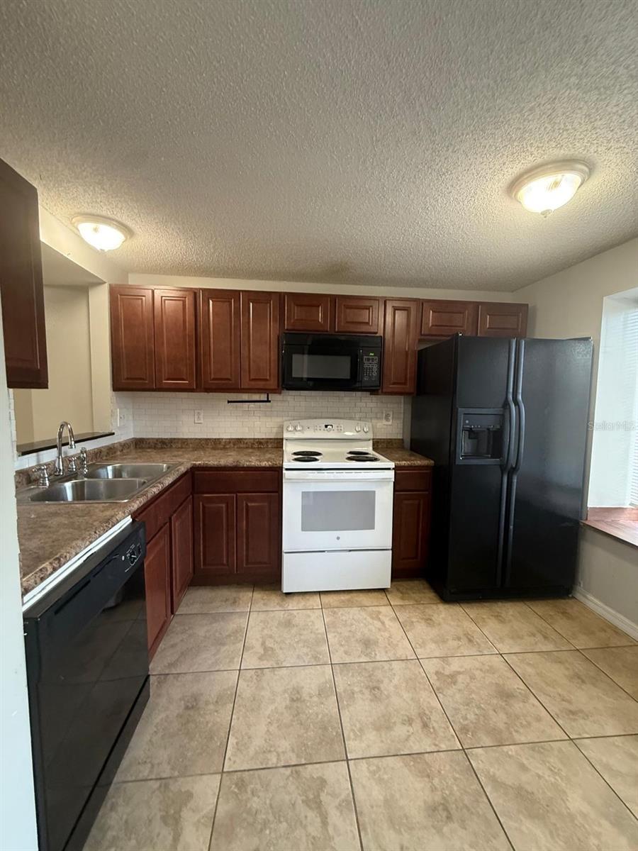 Image 6 of 15 For 4954 Sanoma Village B