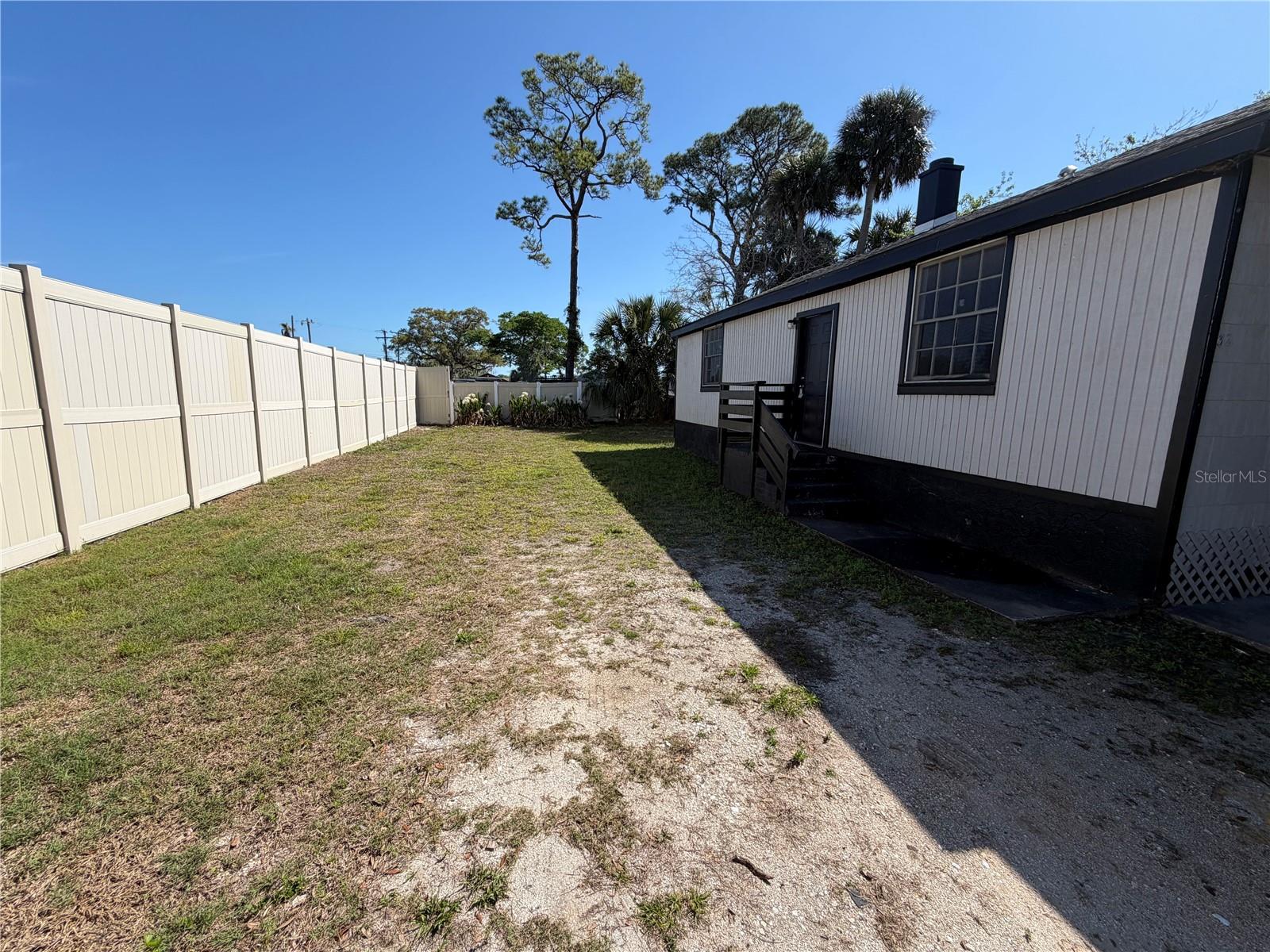 Image 17 of 17 For 325 Franklin Street