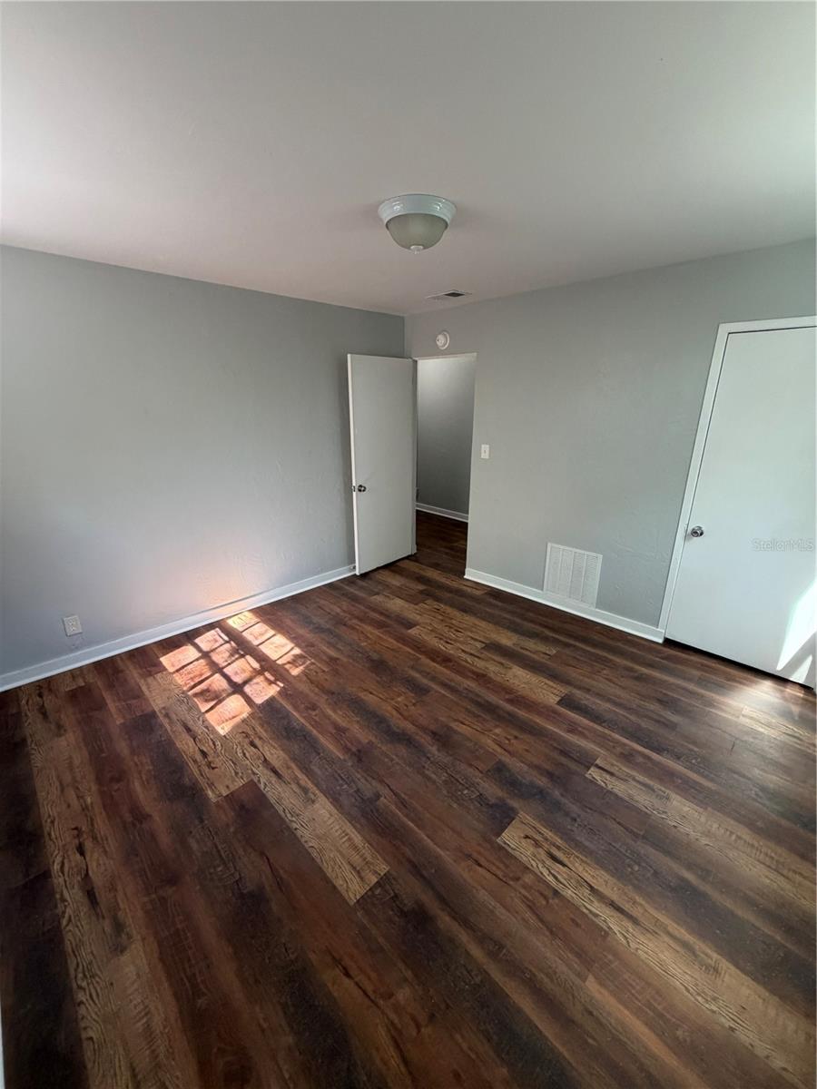 Image 7 of 17 For 325 Franklin Street