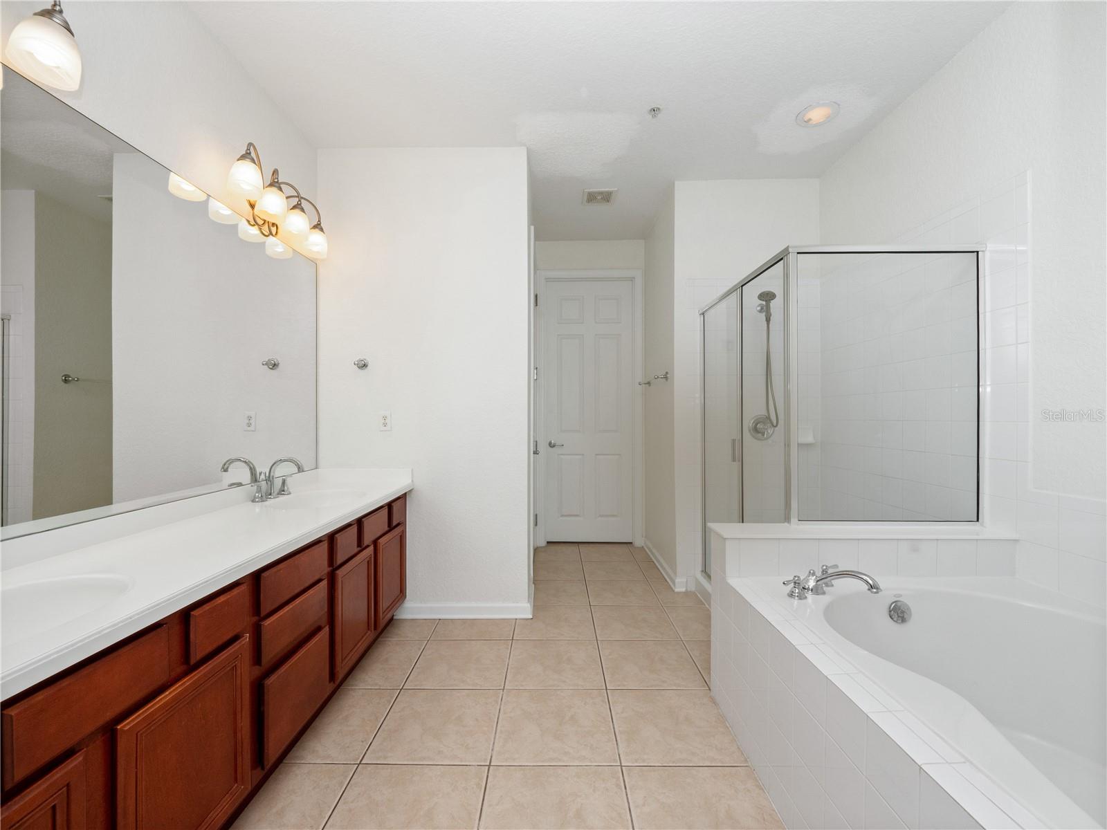 Image 17 of 26 For 3362 Robert Trent Jones Drive 10407