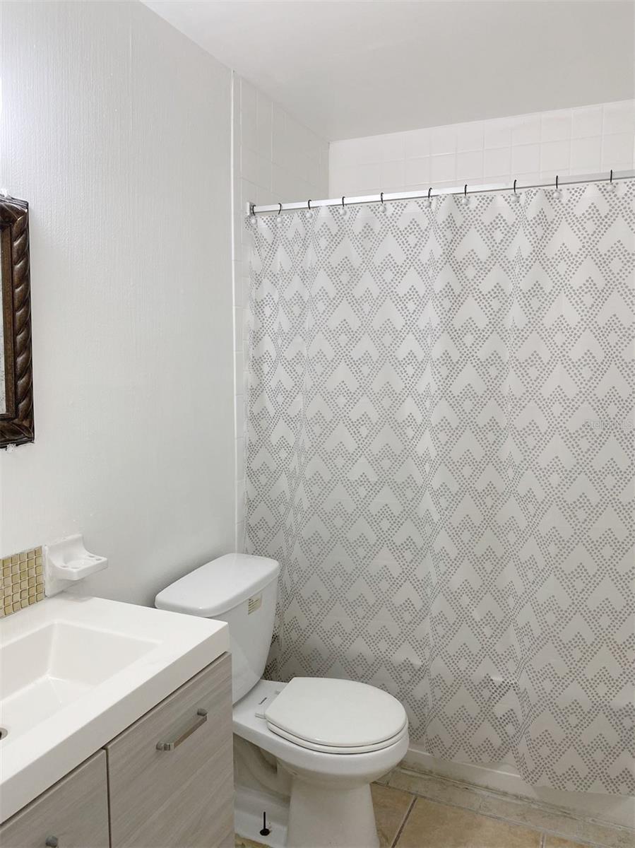 Image 12 of 18 For 411 Halifax Avenue 200