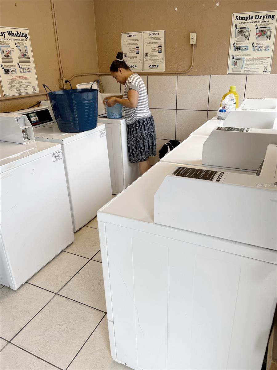 Image 17 of 18 For 411 Halifax Avenue 200