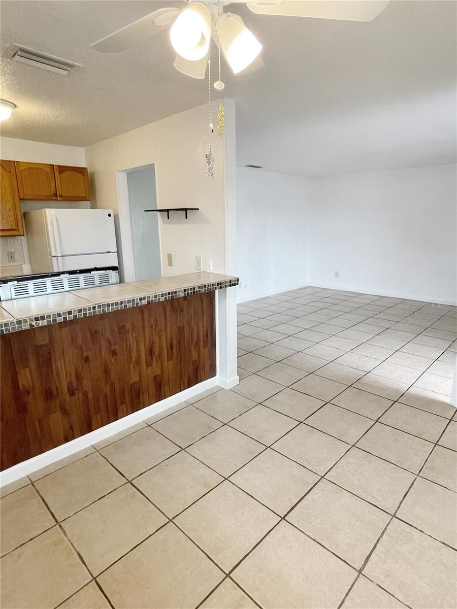 Image 8 of 18 For 411 Halifax Avenue 200