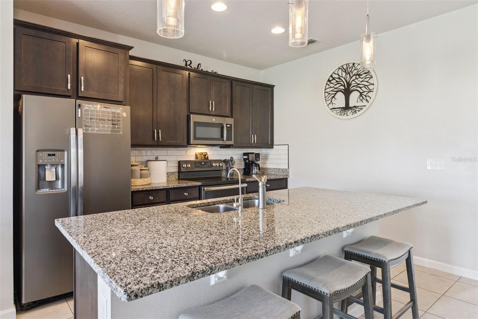 Image 14 of 51 For 252 Summershore Drive