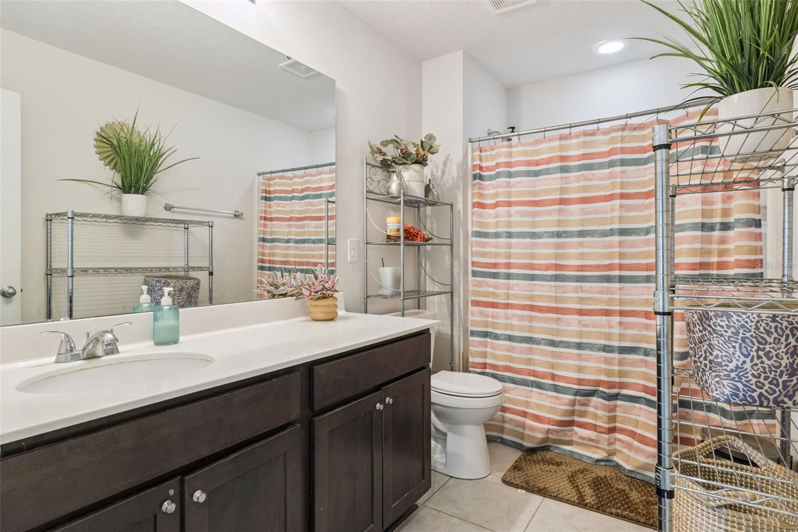 Image 32 of 51 For 252 Summershore Drive