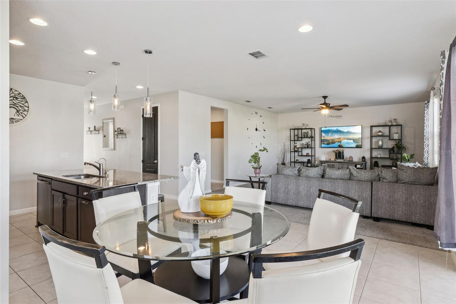 Image 9 of 51 For 252 Summershore Drive