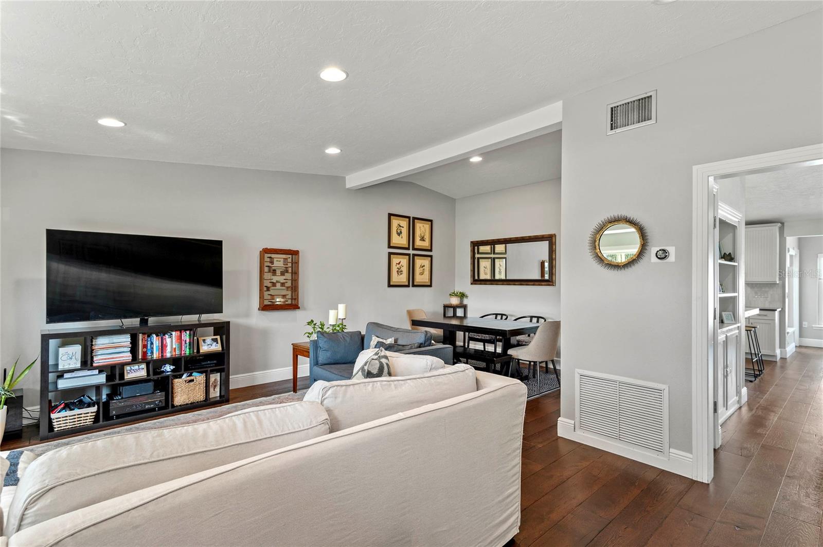 Image 7 of 50 For 150 Seneca Trail