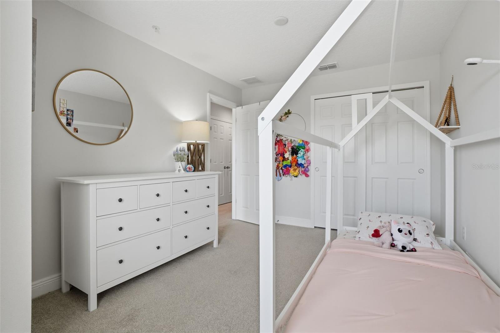 Image 17 of 25 For 10015 Randal Walk Street