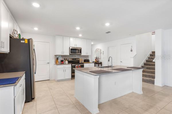 Image 16 of 50 For 4382 Finch Lane