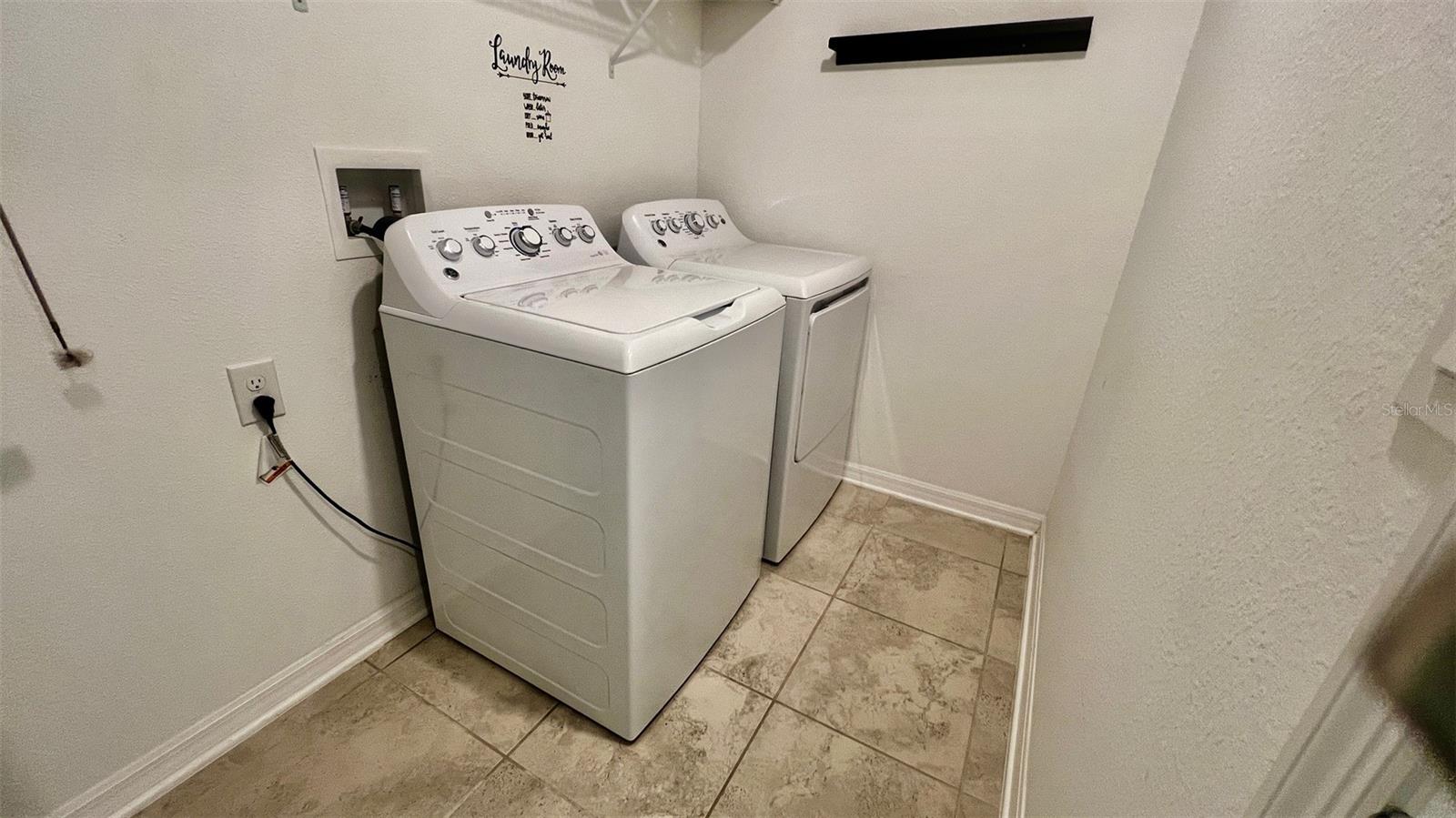 Image 31 of 50 For 4382 Finch Lane