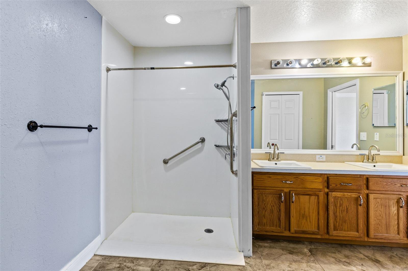 Image 12 of 28 For 853 Franconville Court