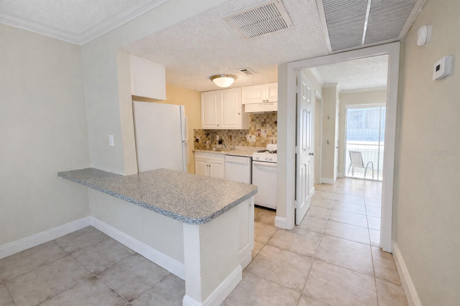 Image 6 of 14 For 125 Water Front Way 110