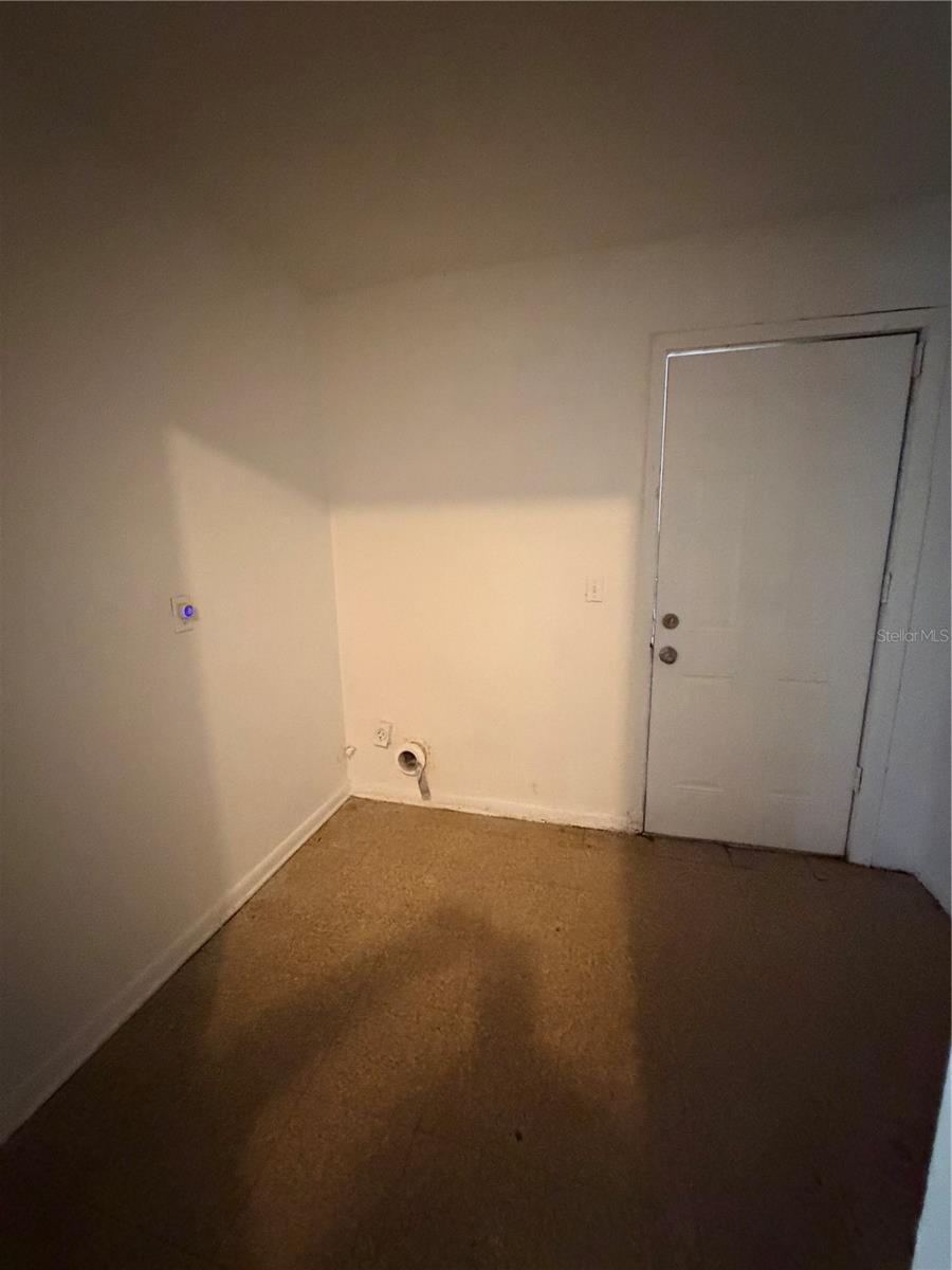 Image 3 of 8 For 1125 Phelps Street