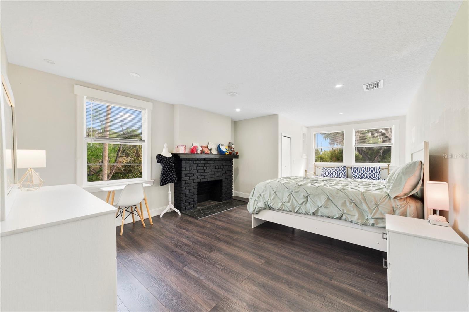 Image 18 of 29 For 500 Osceola Avenue