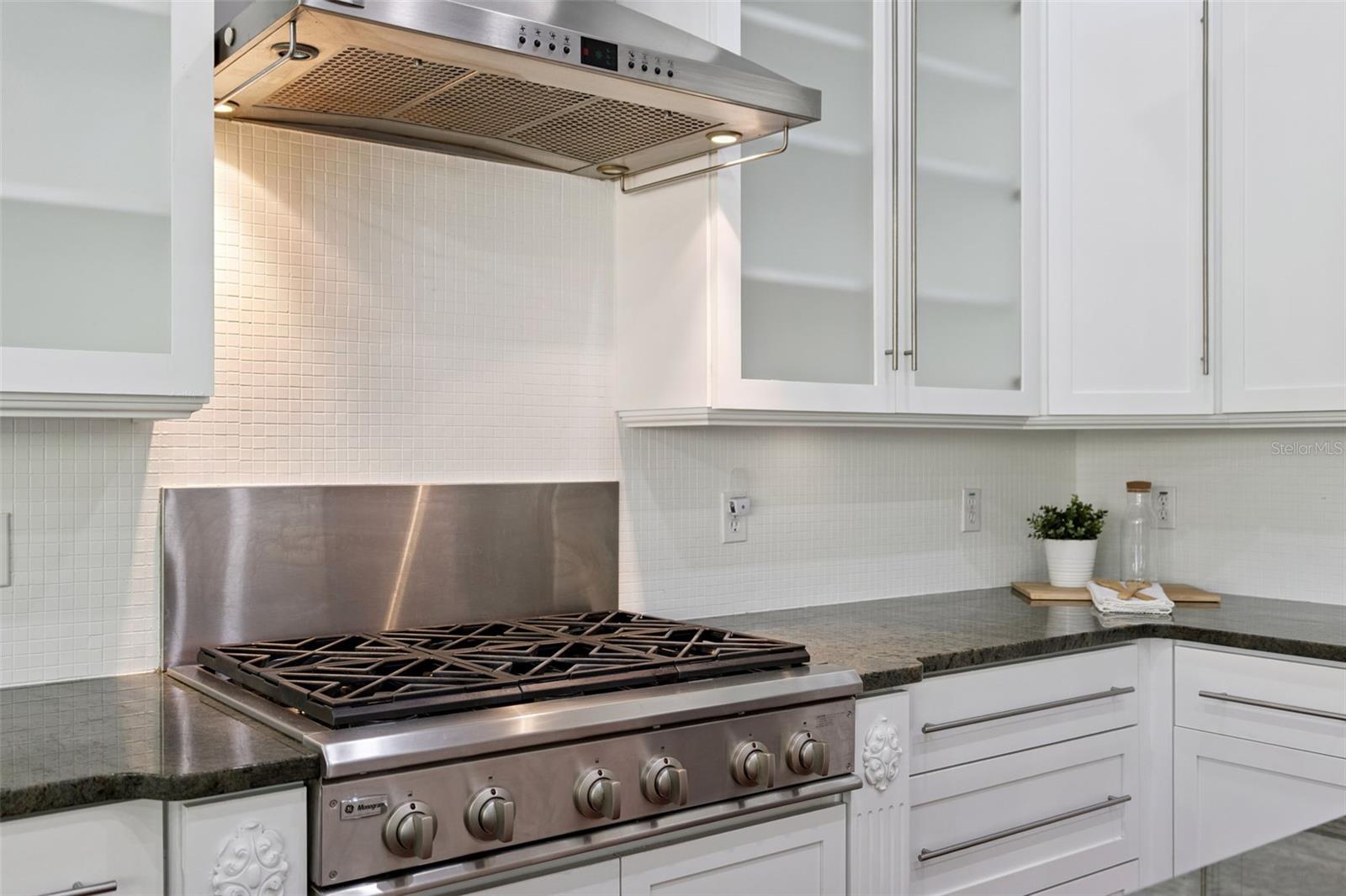 Image 16 of 67 For 1705 Elizabeths Walk