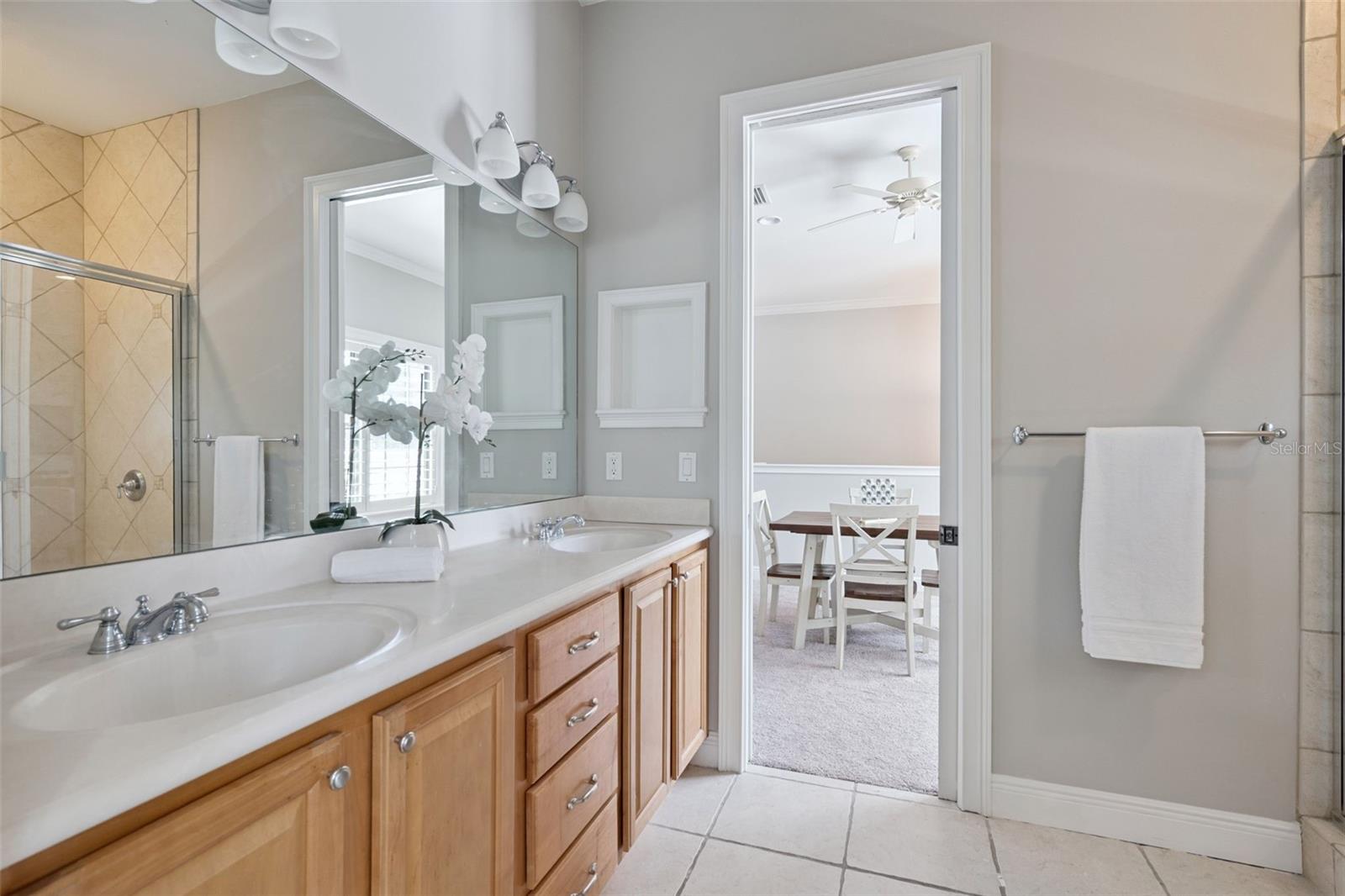 Image 31 of 67 For 1705 Elizabeths Walk