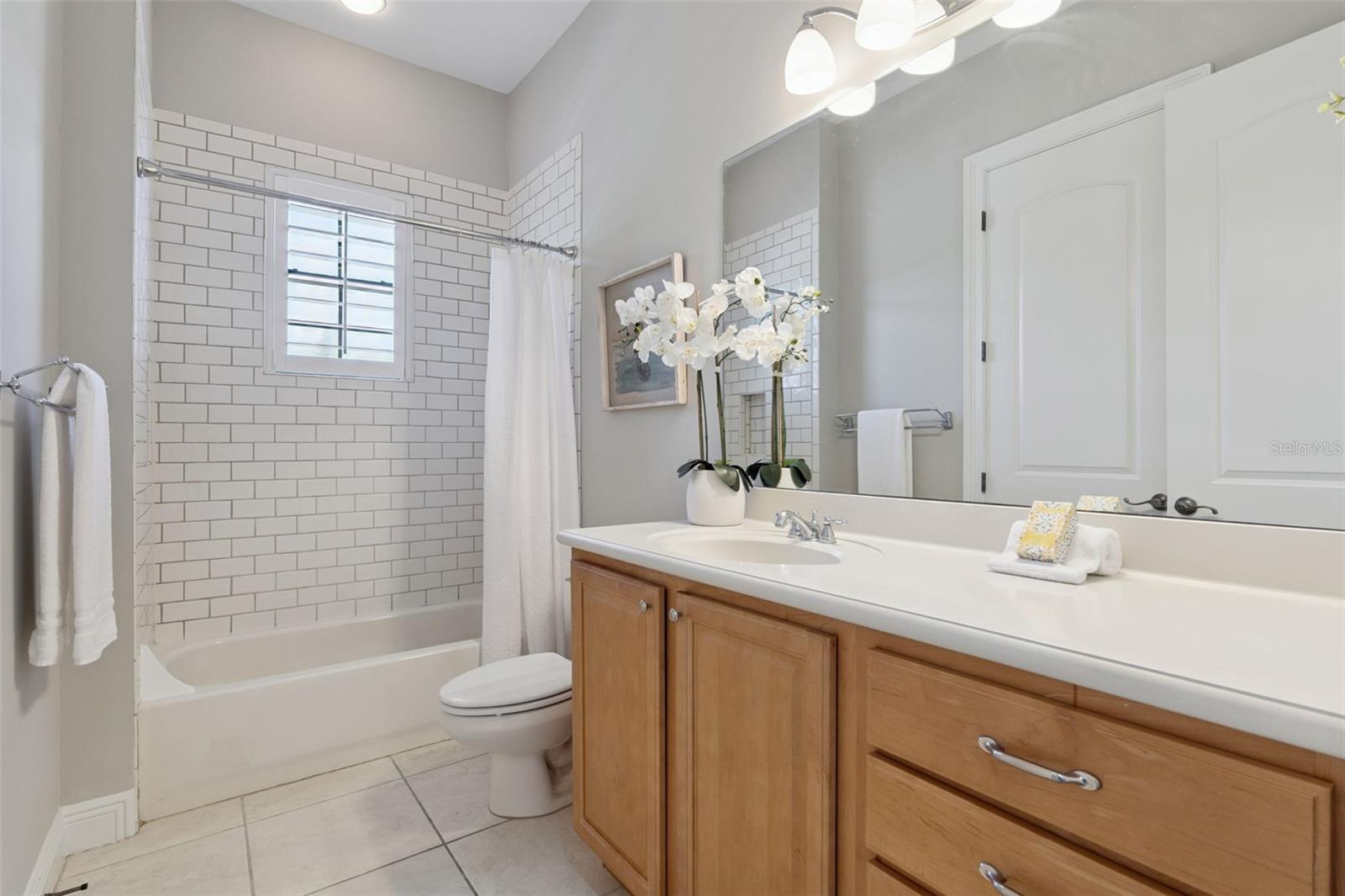 Image 36 of 67 For 1705 Elizabeths Walk