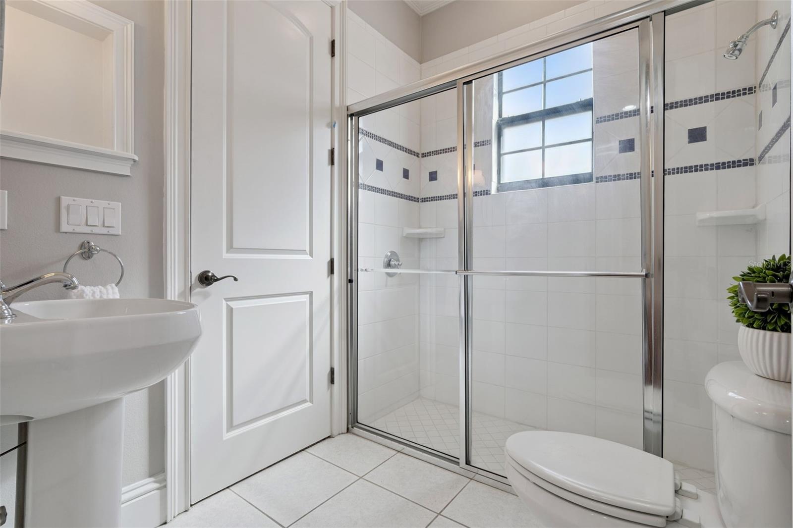 Image 37 of 67 For 1705 Elizabeths Walk