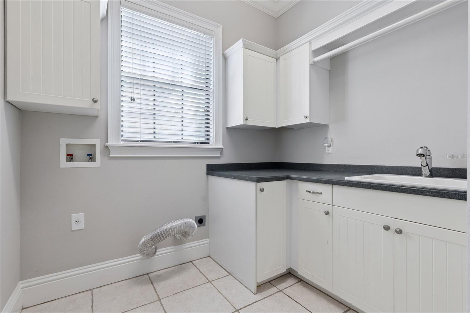 Image 40 of 67 For 1705 Elizabeths Walk