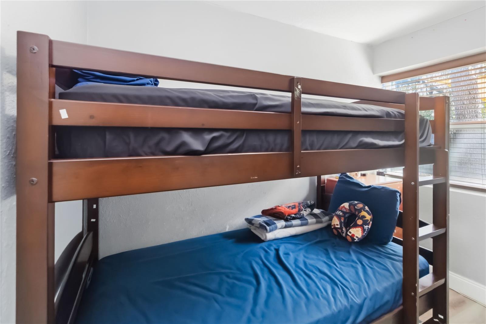 Image 19 of 38 For 3545 Greenfield Avenue