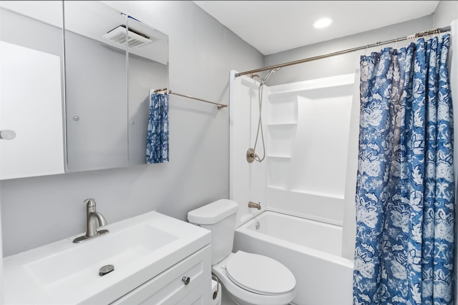 Image 25 of 38 For 3545 Greenfield Avenue