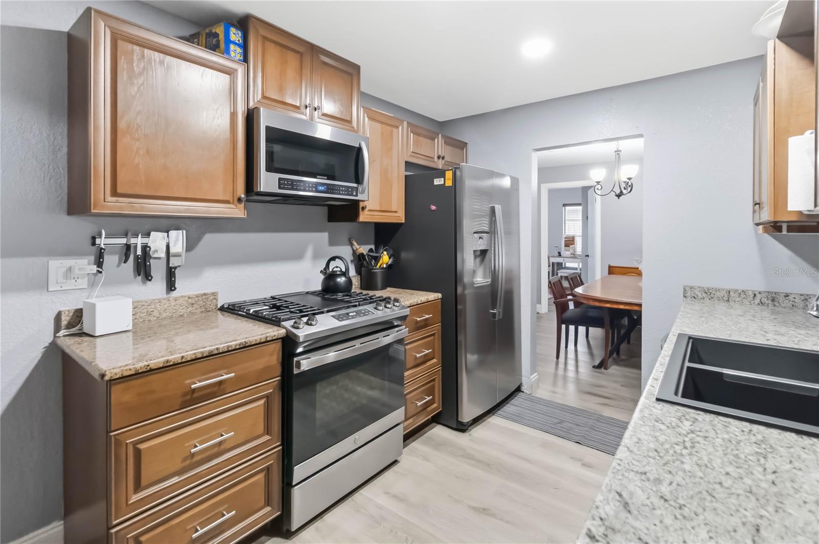 Image 5 of 38 For 3545 Greenfield Avenue