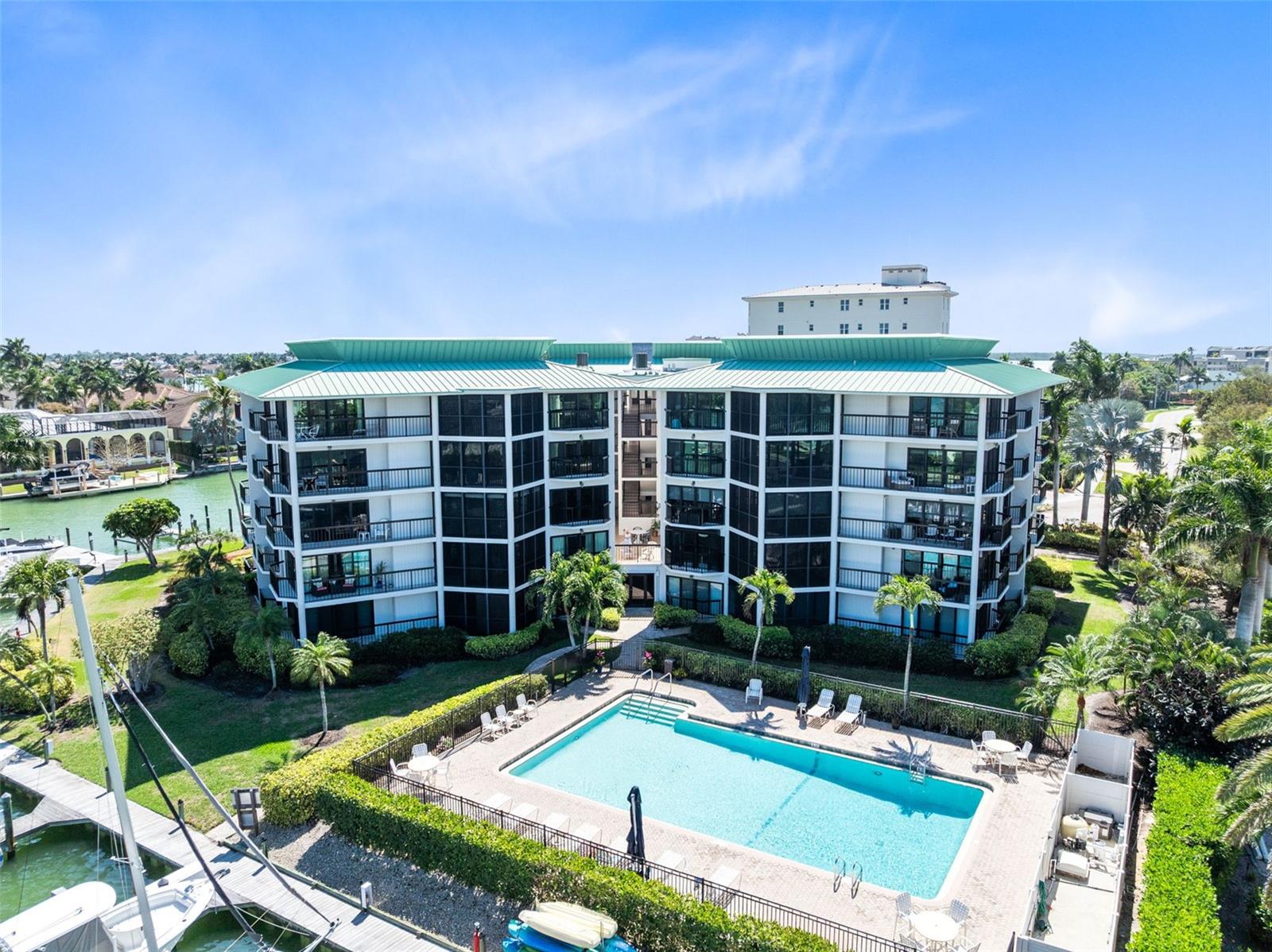 Image 10 of 77 For 845 Collier Court 306