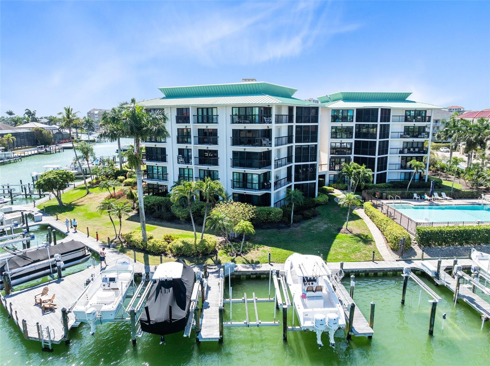 Image 11 of 77 For 845 Collier Court 306