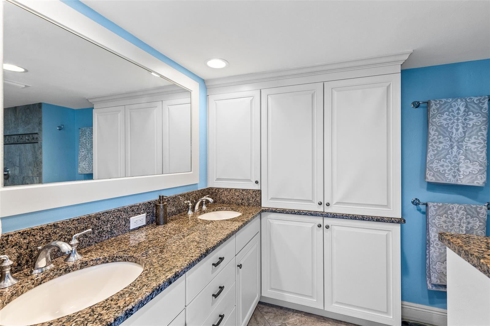 Image 26 of 77 For 845 Collier Court 306